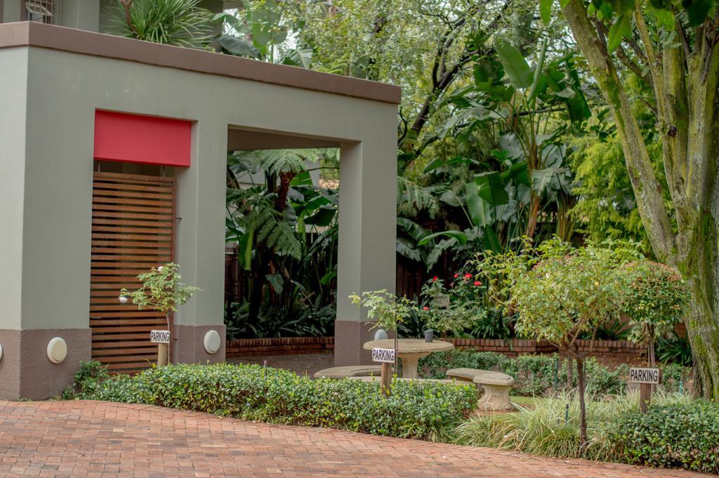 314 On Clark Guest House Pretoria-Noord Exteriör bild