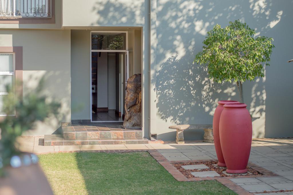 314 On Clark Guest House Pretoria-Noord Exteriör bild